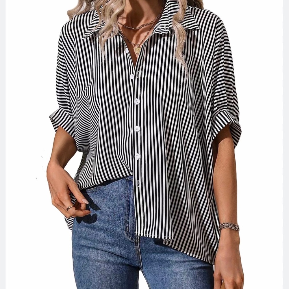Women’s white/black blouse size XL